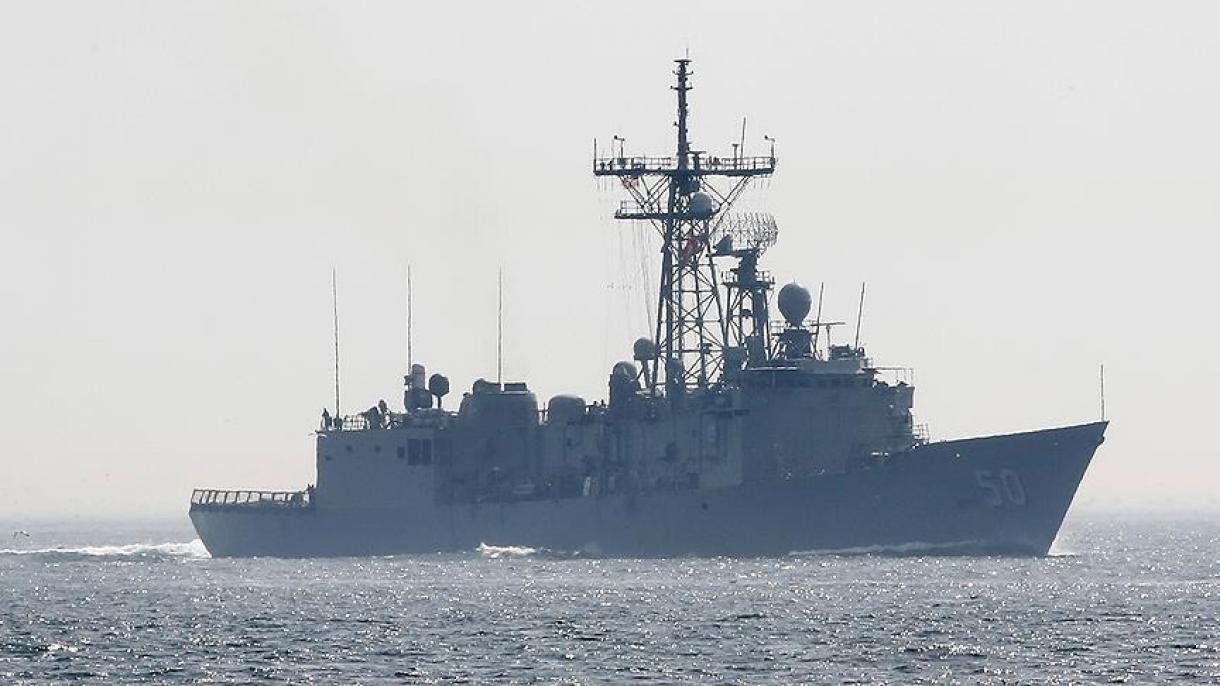 Un buque de EEUU lanza disparos de advertencia a un barco iraní en el Golfo