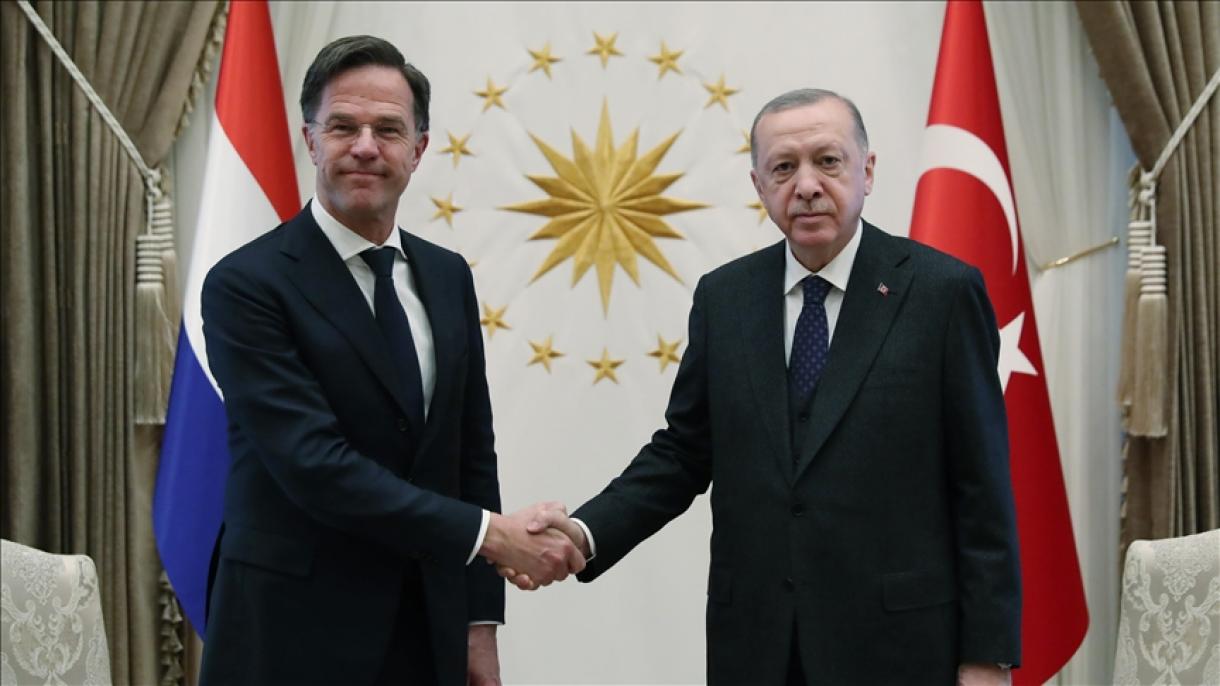 Erdogan e Rutte discutono delle relazioni bilaterali tra Turkiye e Paesi Bassi