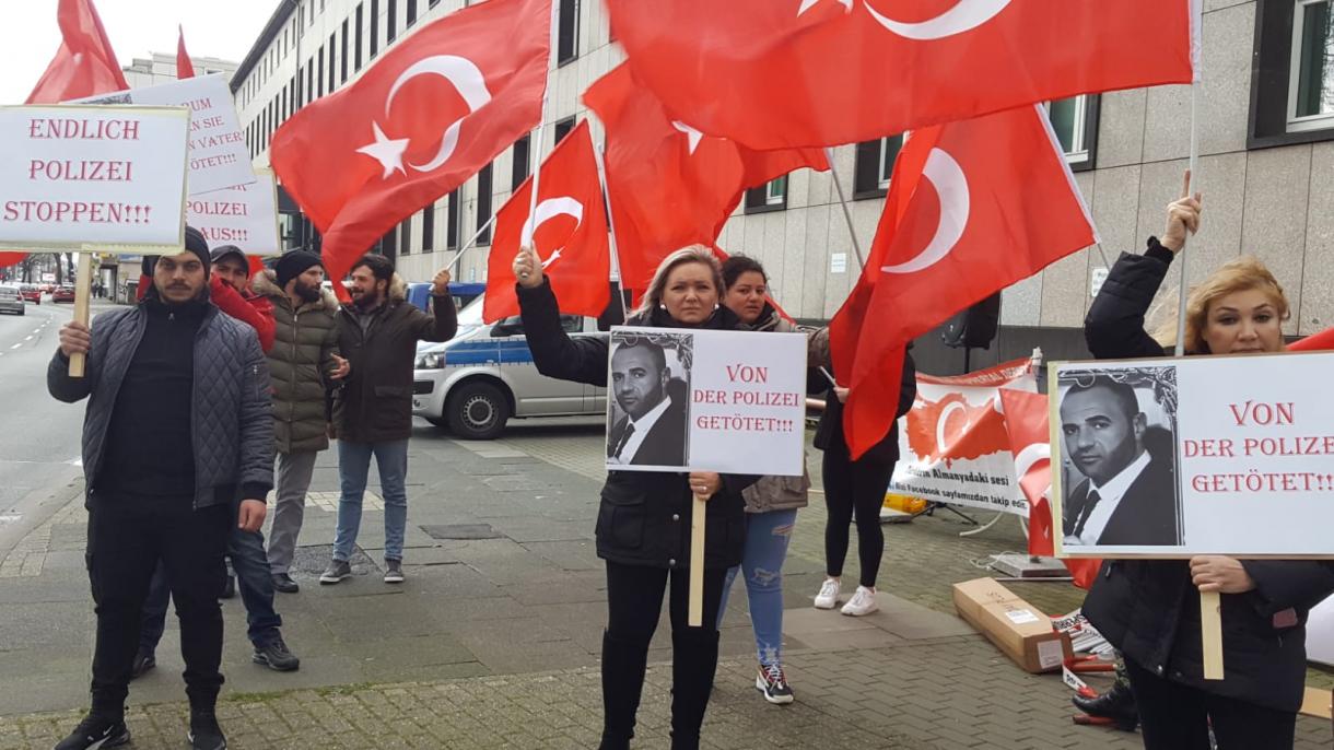 Ceremonia de conmemoración al ciudadano turco Hamit Paksoy en Wuppertal de Alemania
