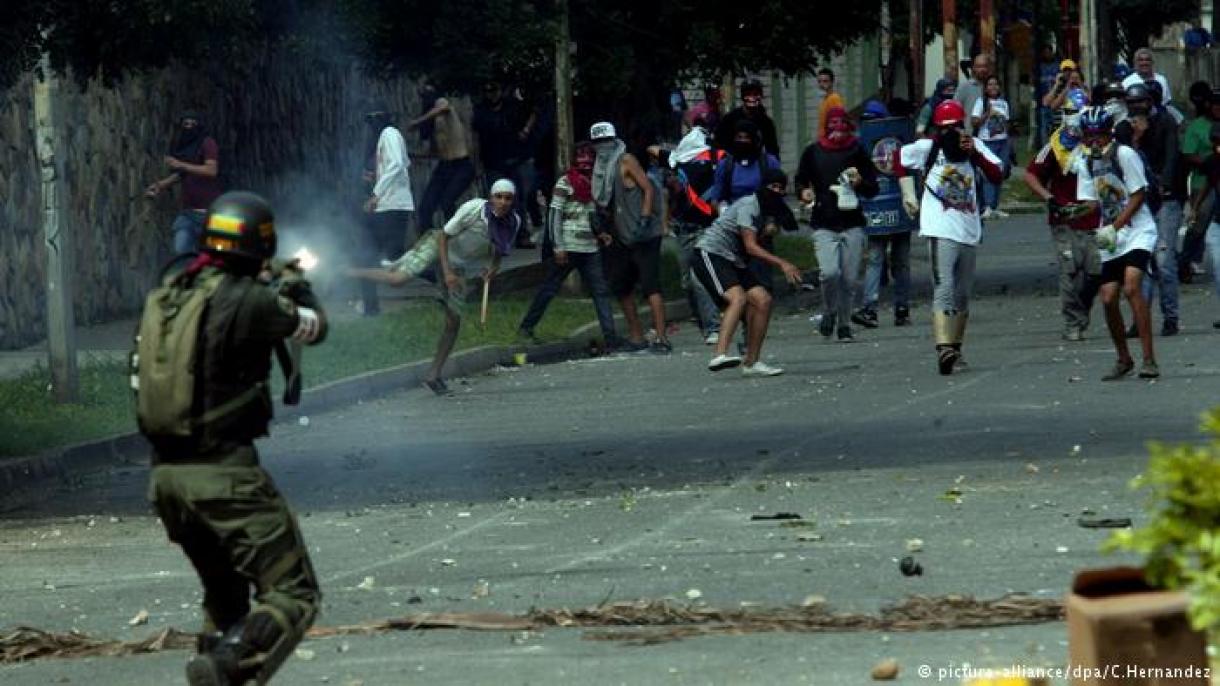 委内瑞拉反政府示威中又有2人丧生