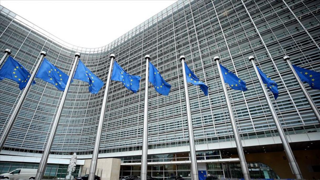 La UE inicia procedimientos contra el Reino Unido que no nomina candidato al cargo del comisario