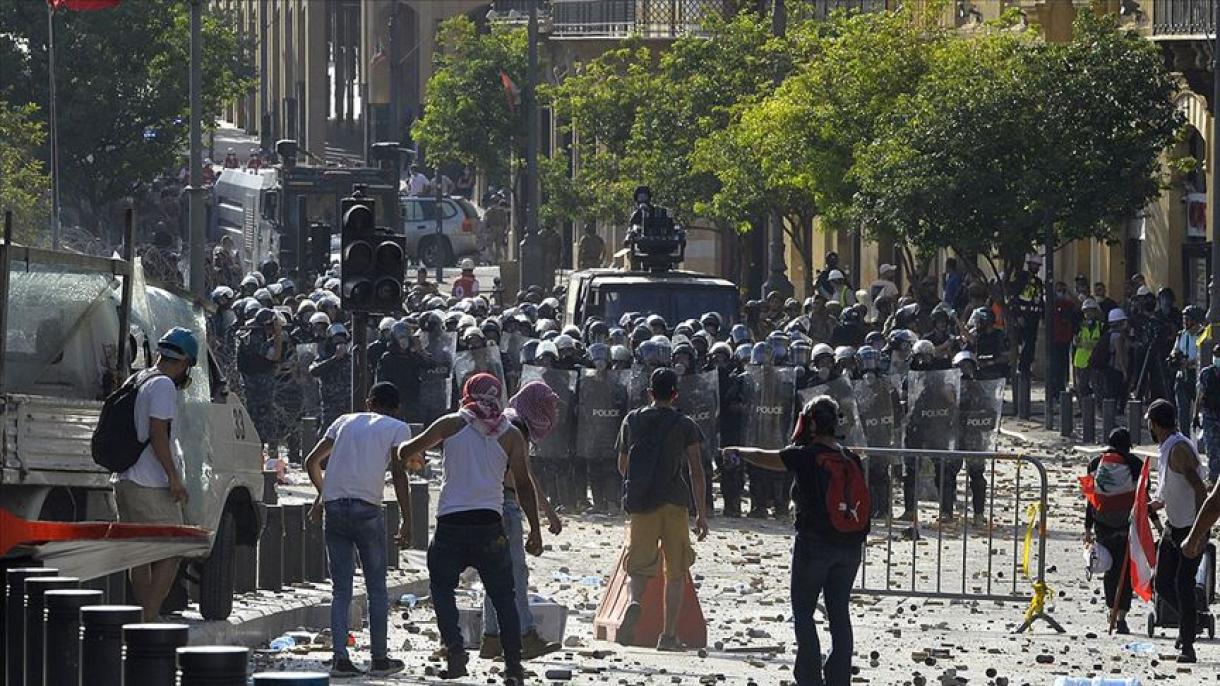 Protestas en Beirut, celebraciones en Trípoli