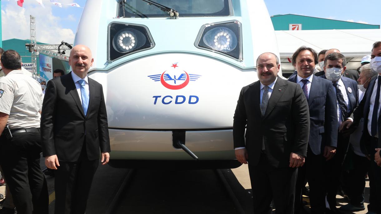 "Турция пуска първия си местен електрически мотрисен влак по релсите в края на годината"