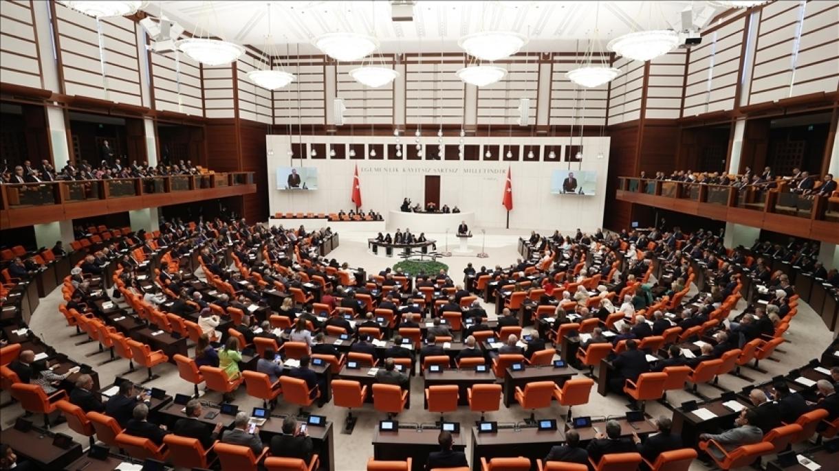 A Türkiye aprovou uma lei para combater a desinformação