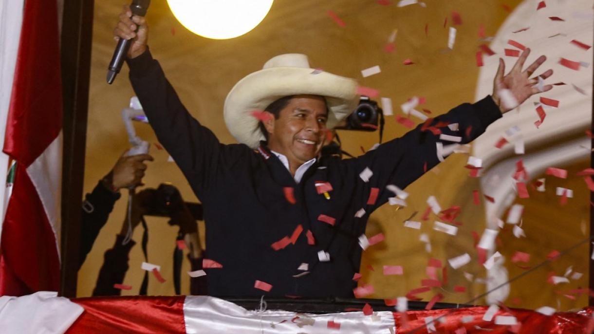 Pedro Castillo receberá nesta sexta-feira a credencial de presidente do Peru