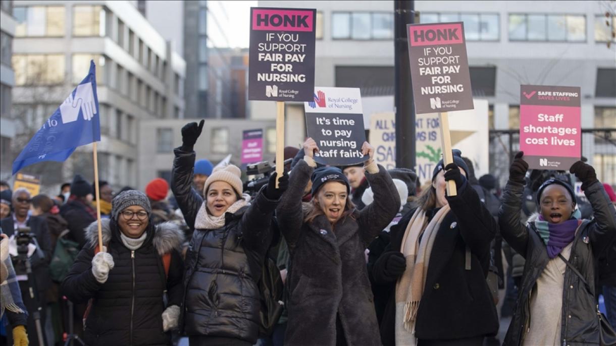 Las enfermeras de Reino Unido inician una huelga sin precedentes
