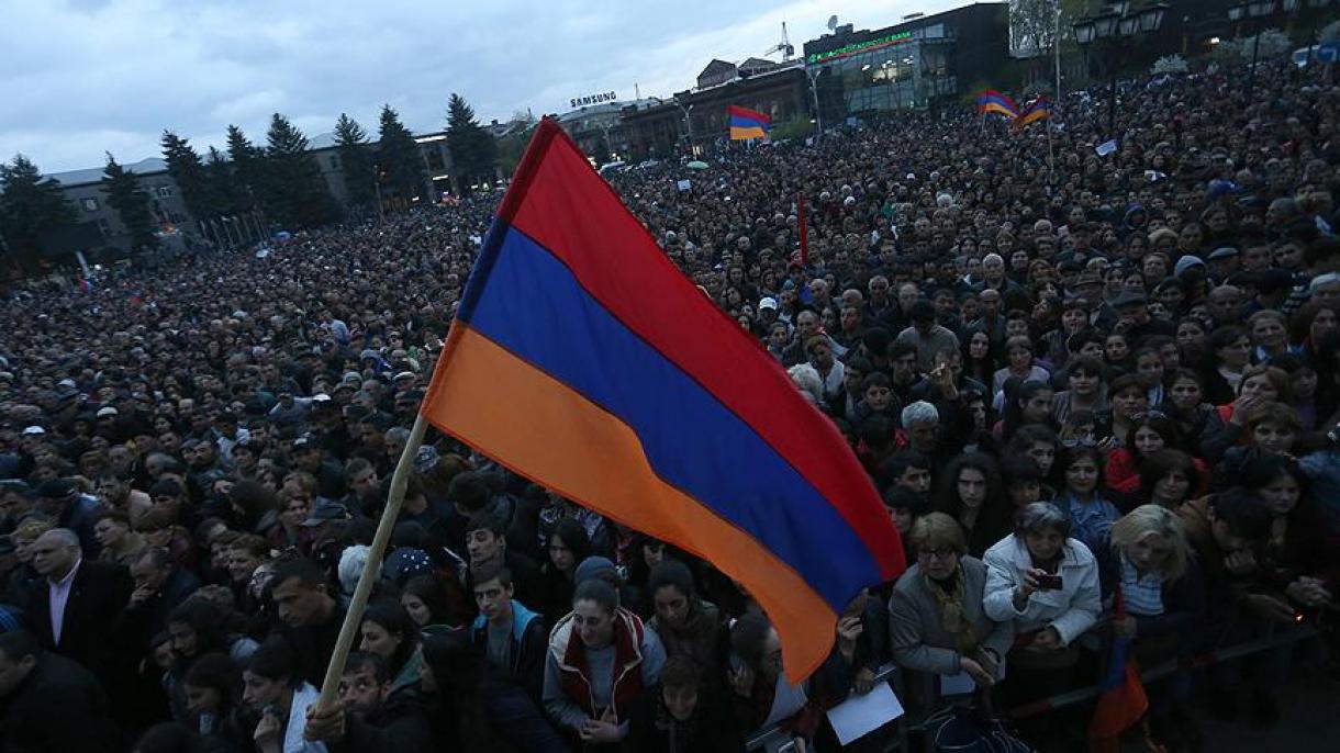 Expanden aumentando las protestas en Armenia después del llamamiento de Nikol Pashinyan