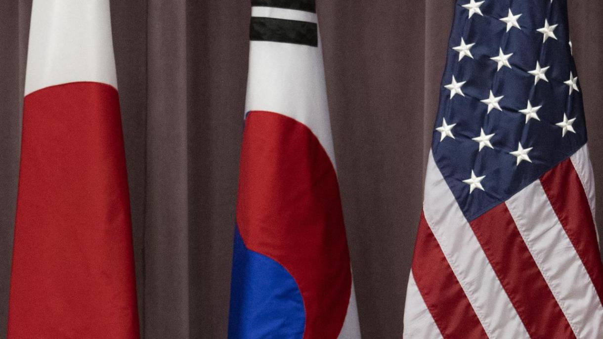 Түштүк Корея -  АКШ -  Япония үч тараптуу байланыш линиясы