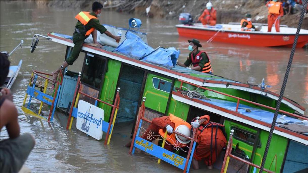 بیست نفر بر اثر واژگونی قایق در میانمار جان باختند