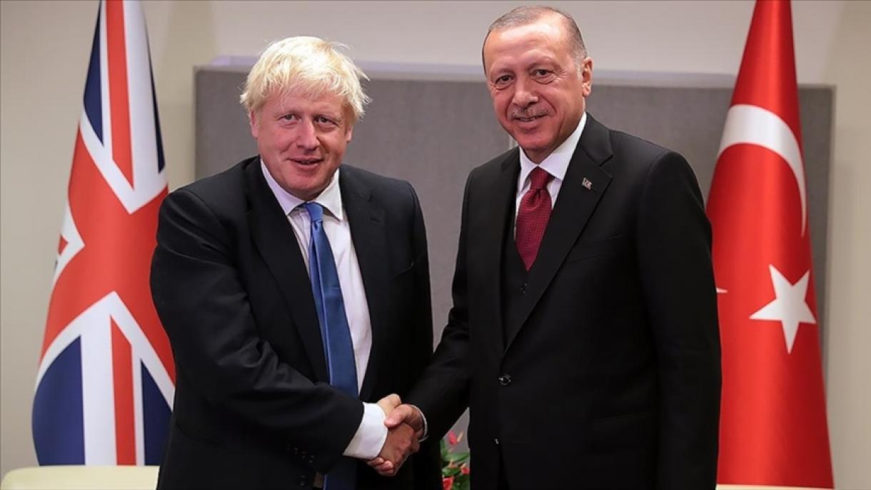 Prezident Erdogan Beýik Britaniýanyň Premýer ministri bilen telefon arkaly söhbetdeş boldy