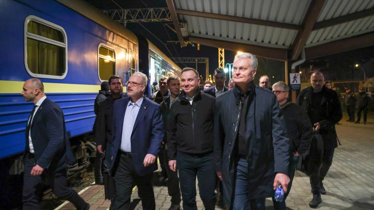 Ξένοι ηγέτες μεταβαίνουν στο Κίεβο για συνάντηση με τον Ζελένσκι