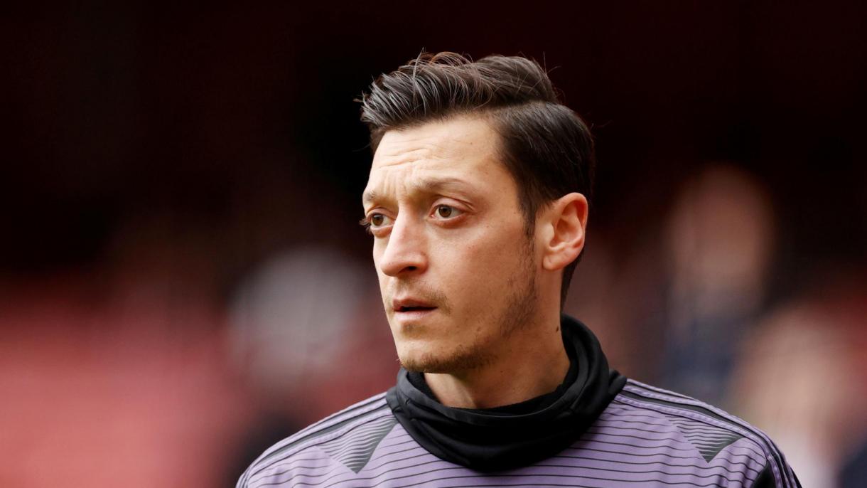 Pemain Bola Sepak Terkenal di Dunia, Mesut Özil Selangkah Demi