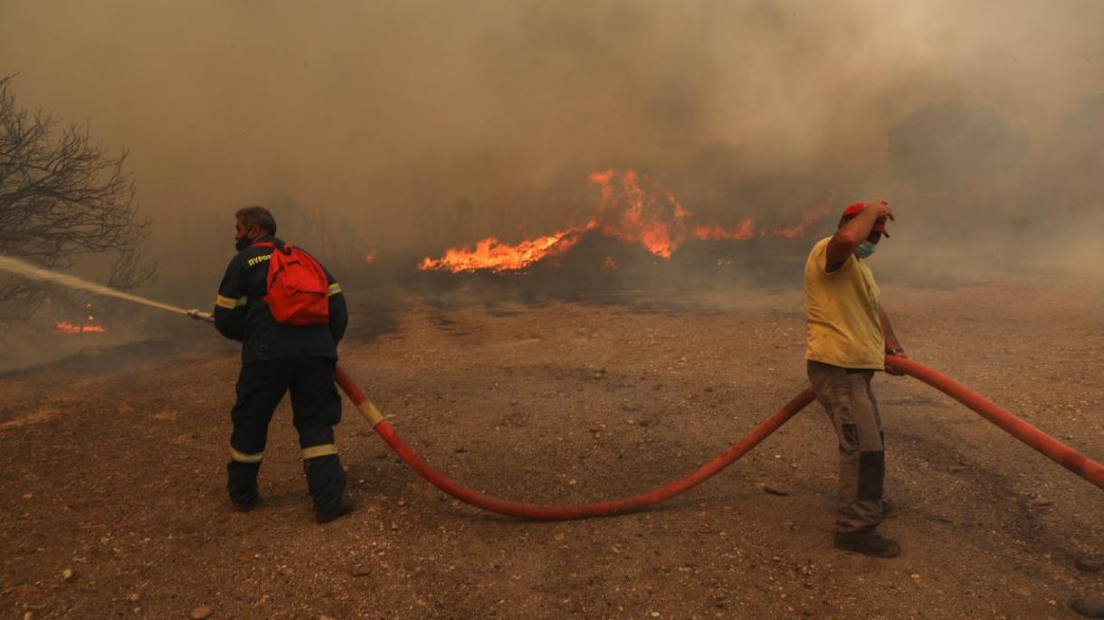 Continuam os incêndios em várias regiões da Grécia