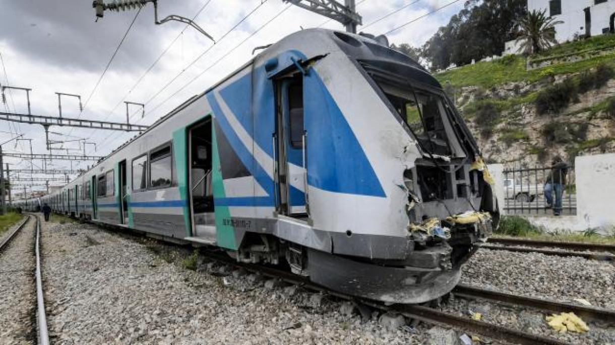 突尼斯两列火车相撞造成95人受伤