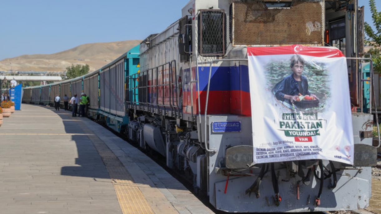 yardim treni pakistan.jpg