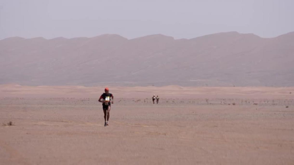 撒哈拉马拉松赛在摩洛哥大沙漠拉开战幕