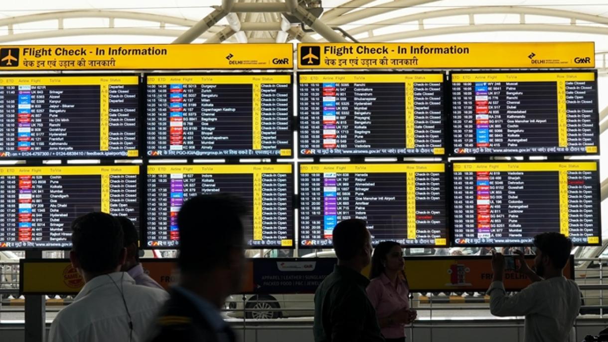 Hindistanda aşa ümür sebäpli uçar gatnawlarynda bökdençlikler emele geldi