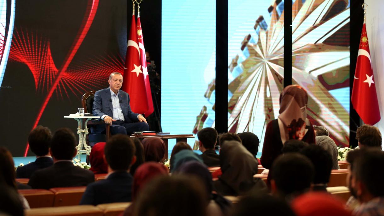 دیدار بزرگ اردوغان با دانشجویان در استانبول
