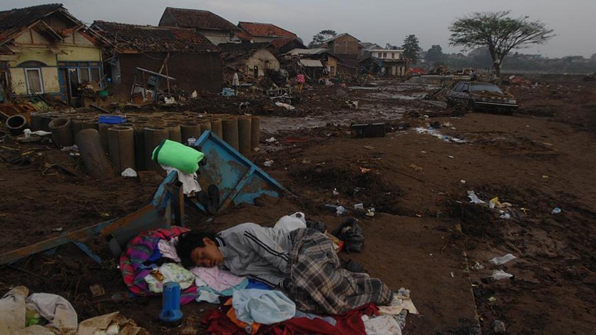 جاری شدن سیل شدید در اندونزی