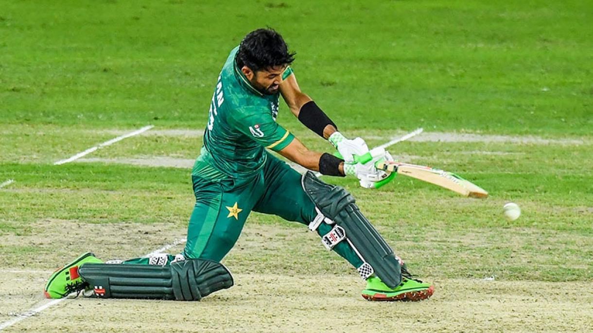پاکستانی کرکٹ ٹیم سنسنی خیز مقابلے کے بعد شکست سے دو چار ہو گئی