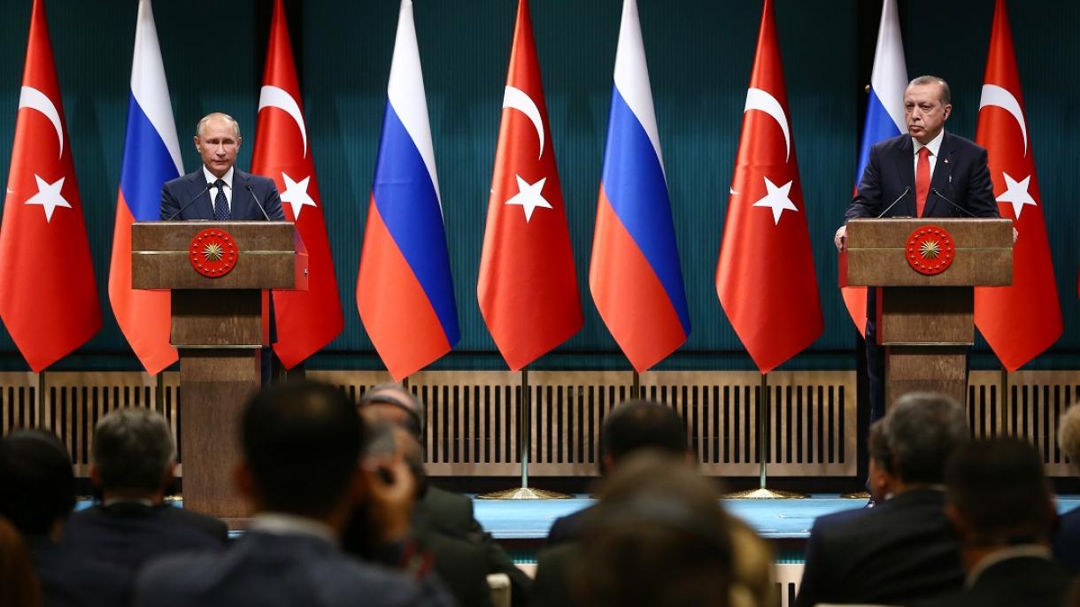 Turquía y Rusia abogan por el desarrollo de las relaciones bilaterales