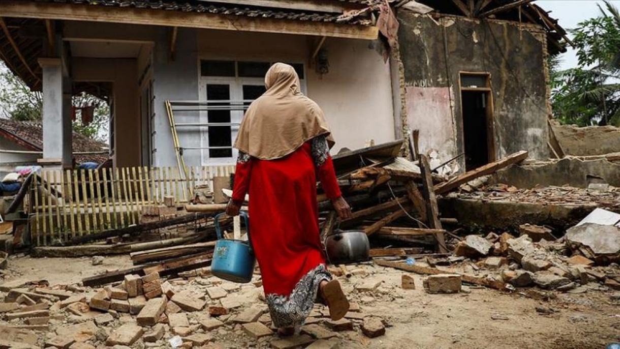 Sube a 38 la cifra de víctimas mortales del terremoto en Indonesia