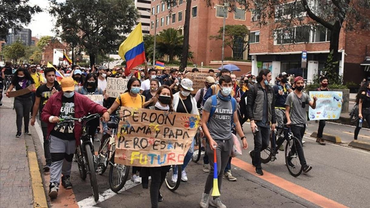 Folytatódnak a kormányellenes tüntetések Kolumbiában