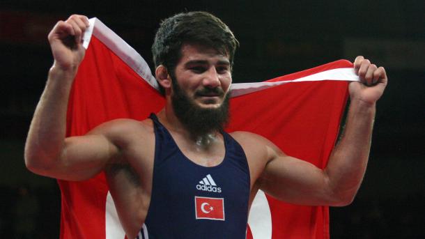 Soner Demirtaş obtiene su primera medalla de su carrera