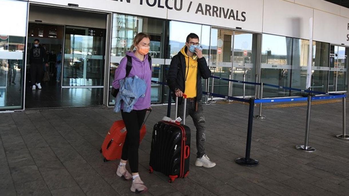 Въпреки ограниченията руските туристи не анулираха почивката си в Турция