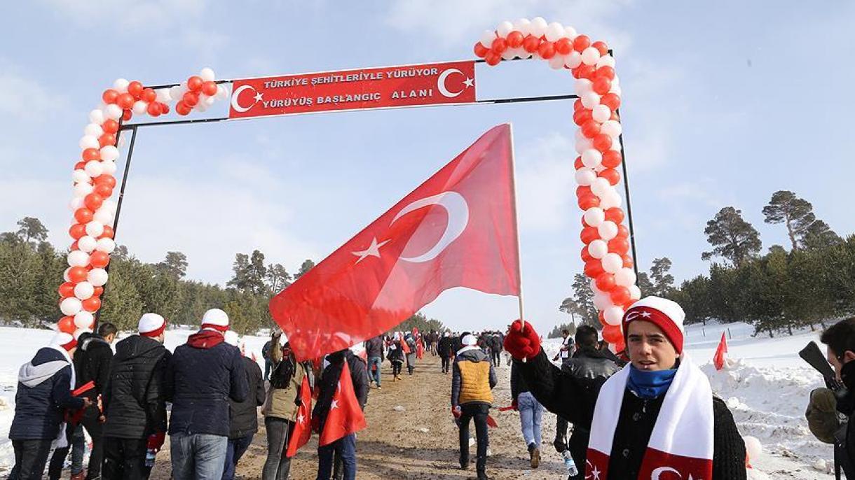 ترکیه به همراه شهدایش گام بر میدارد