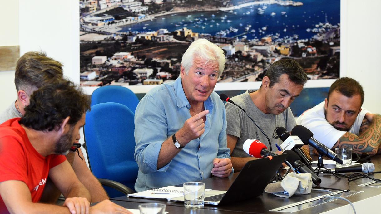 Richard Gere prestará declaración contra el ultraderechista político italiano Salvini