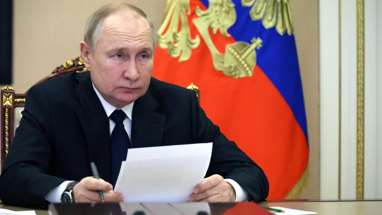 Putin: Russia continuera' a sviluppare il potenziale militare