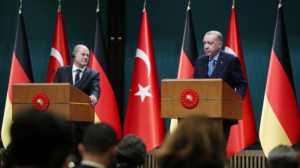 تاکید اردوغان و صدراعظم آلمان بر اهمیت برقراری آتش‌بس پایدار در جنگ روسیه و اوکراین