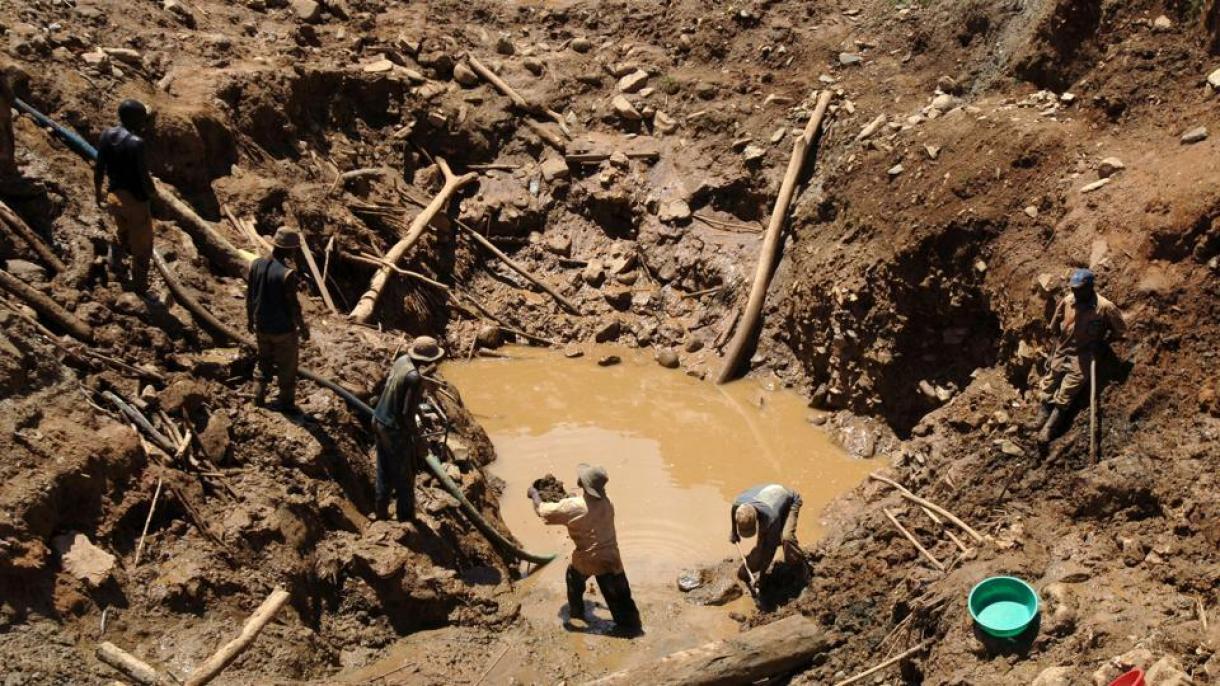 缅甸北部废弃矿堆塌陷致14人死