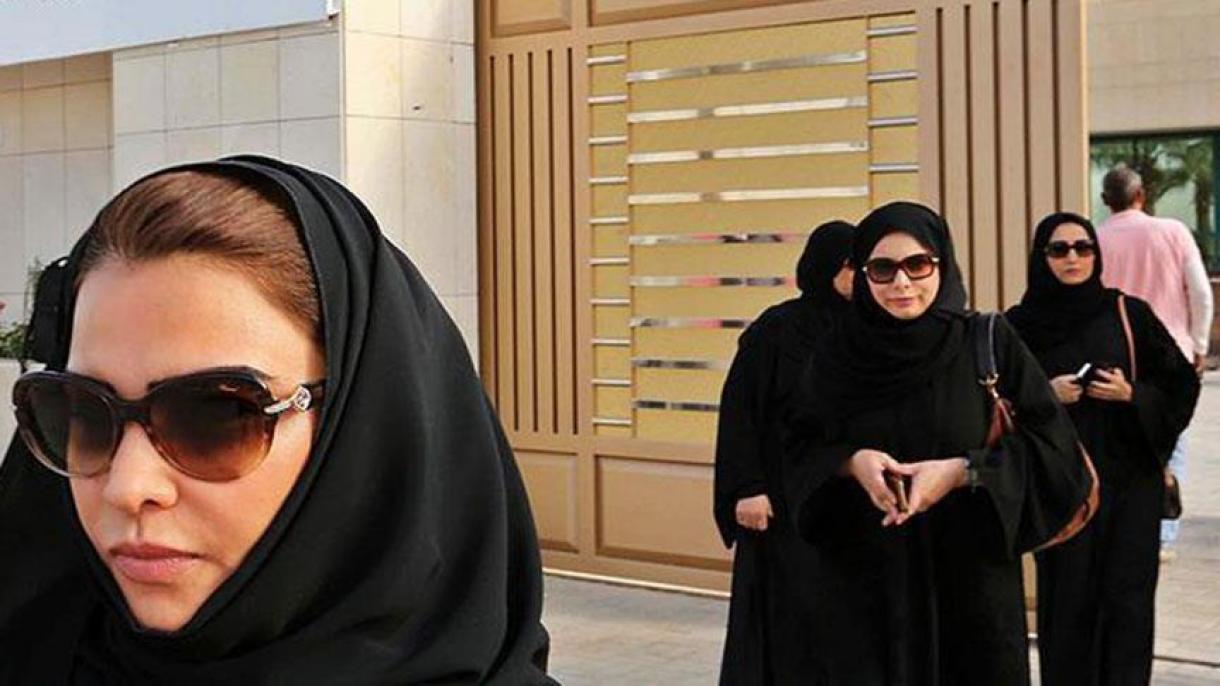 Nell'Arabia Saudita 12i donne hanno ottenuto la patente di guida.