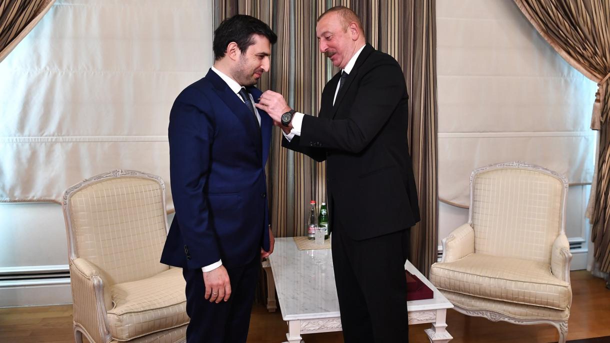Azerbaycan Cumhurbaşkanı Aliyev Selçuk Bayraktar Karabağ Nişanı3.jpg