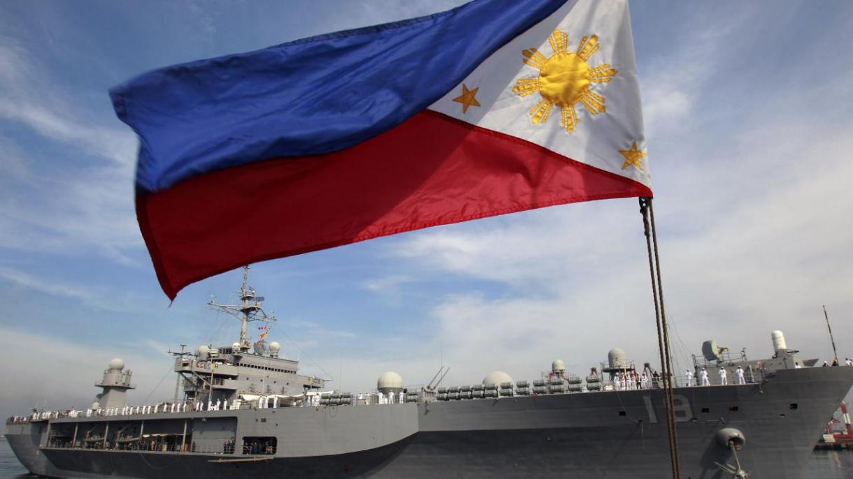 چینی فوج کا جہاز فلپائنی کوسٹ گارڈ کی کشتی سے ٹکرا گیا