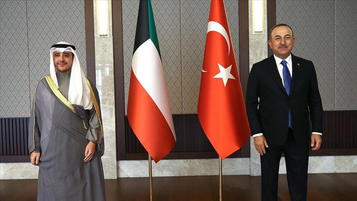 ابراز خشنودی وزیر خارجه ترکیه از داشتن اتفاق نظر با کشور کویت در زمینه مسائل منطقه‌ای