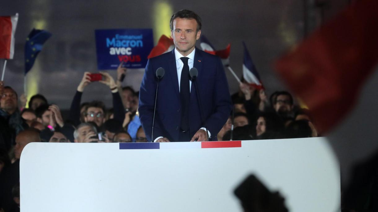 دوبارہ صدر منتخب ہونے پر فرانسیسی صدر کو روسی صدر کی مبارکباد