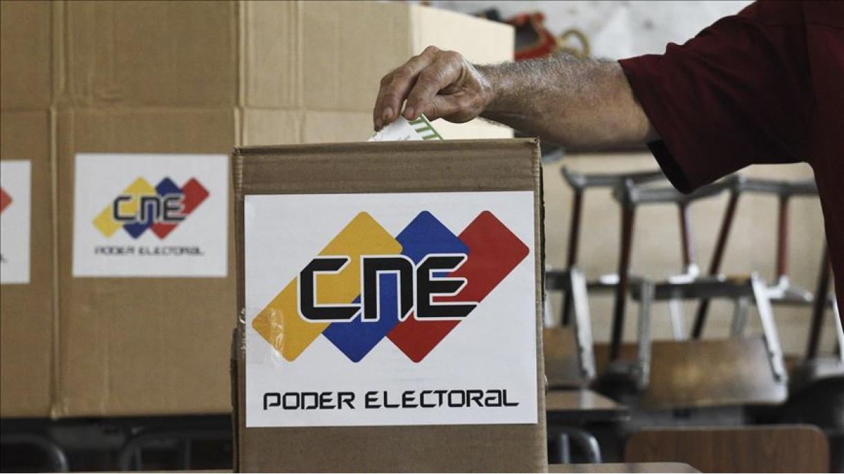 Partidos políticos en Venezuela inscriben candidatos para elecciones legislativas de diciembre