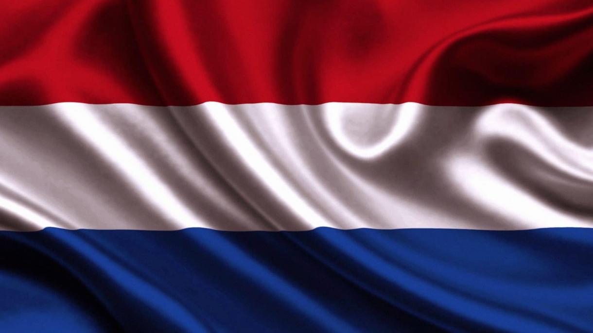 Hollandiában a bevándorlóknak októbertől fel kell esküdniük a holland értékekre
