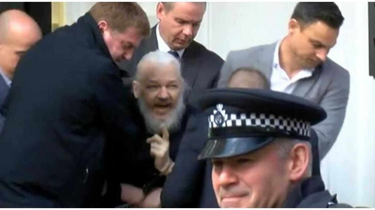 Julian Assange, detido na Embaixada do Equador em Londres