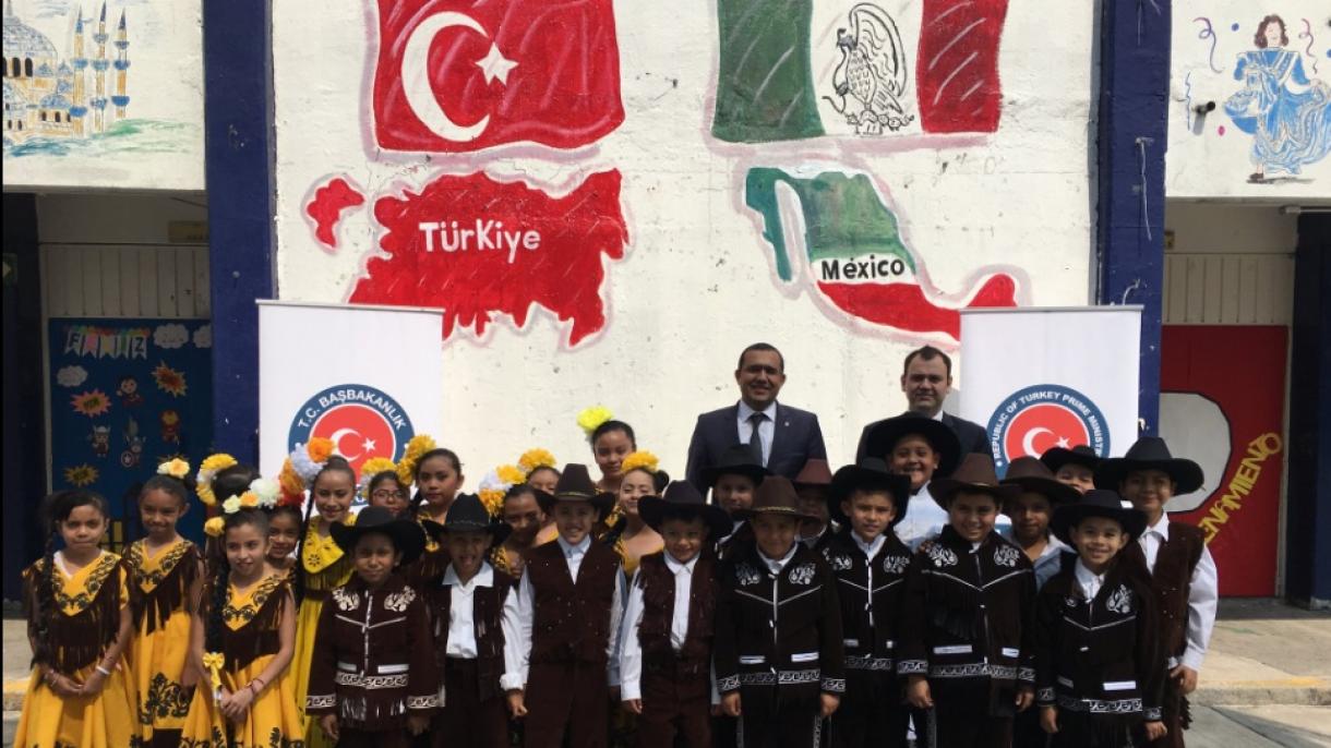 Los alumnos de la primaria ‘Turquía’ en México reciben apoyo de la TIKA