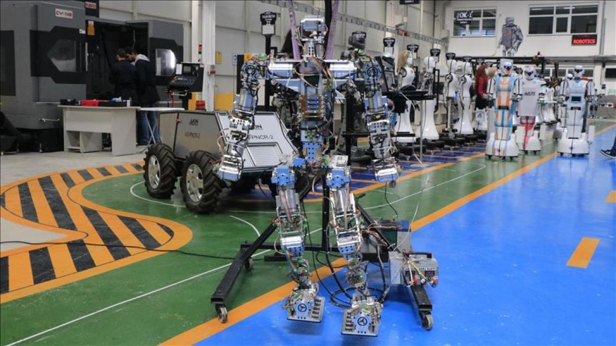 نمایش روبوت انسان‌نما ساخت داخلی در تورکیه