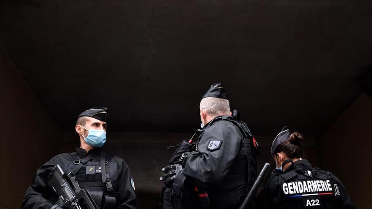 Франция террормен күресте "жедел шабуыл" дәрежесіне шықты
