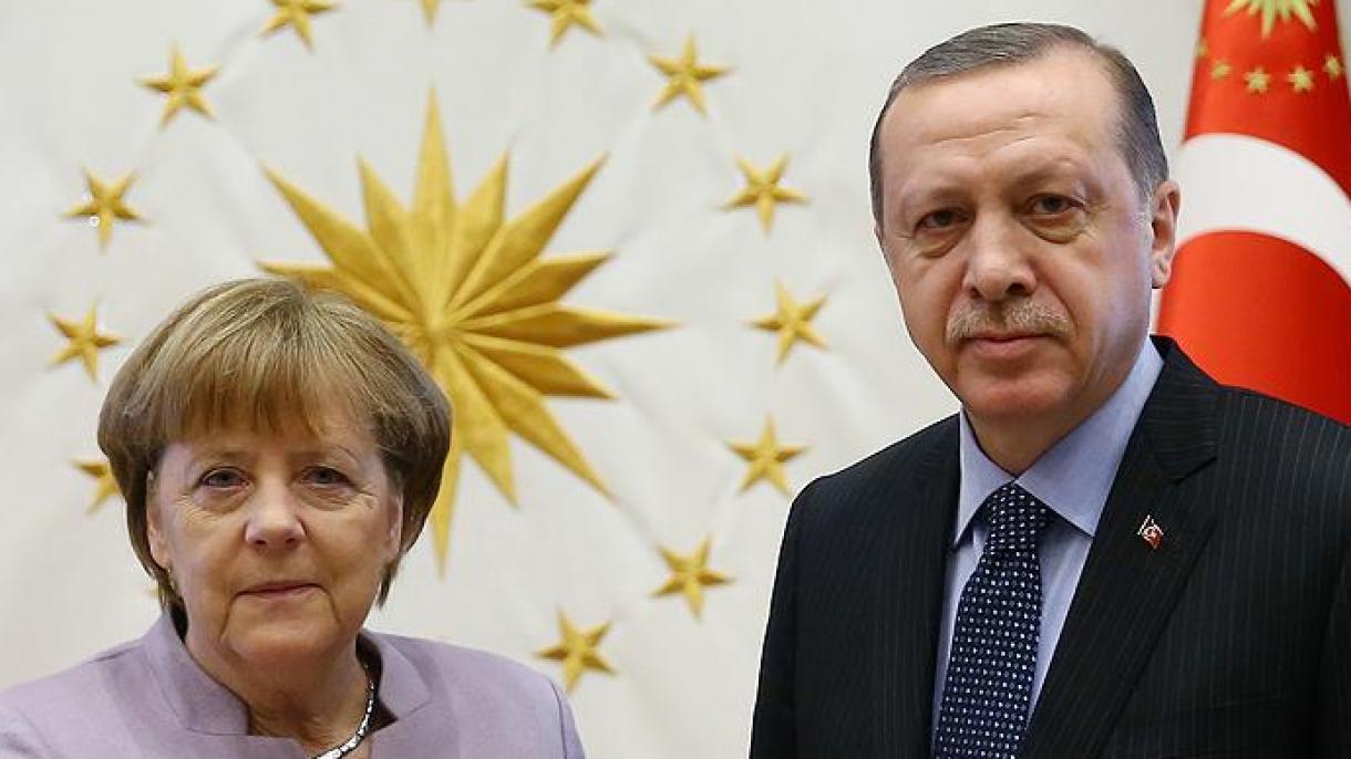 Ердоган разговаря с Меркел...