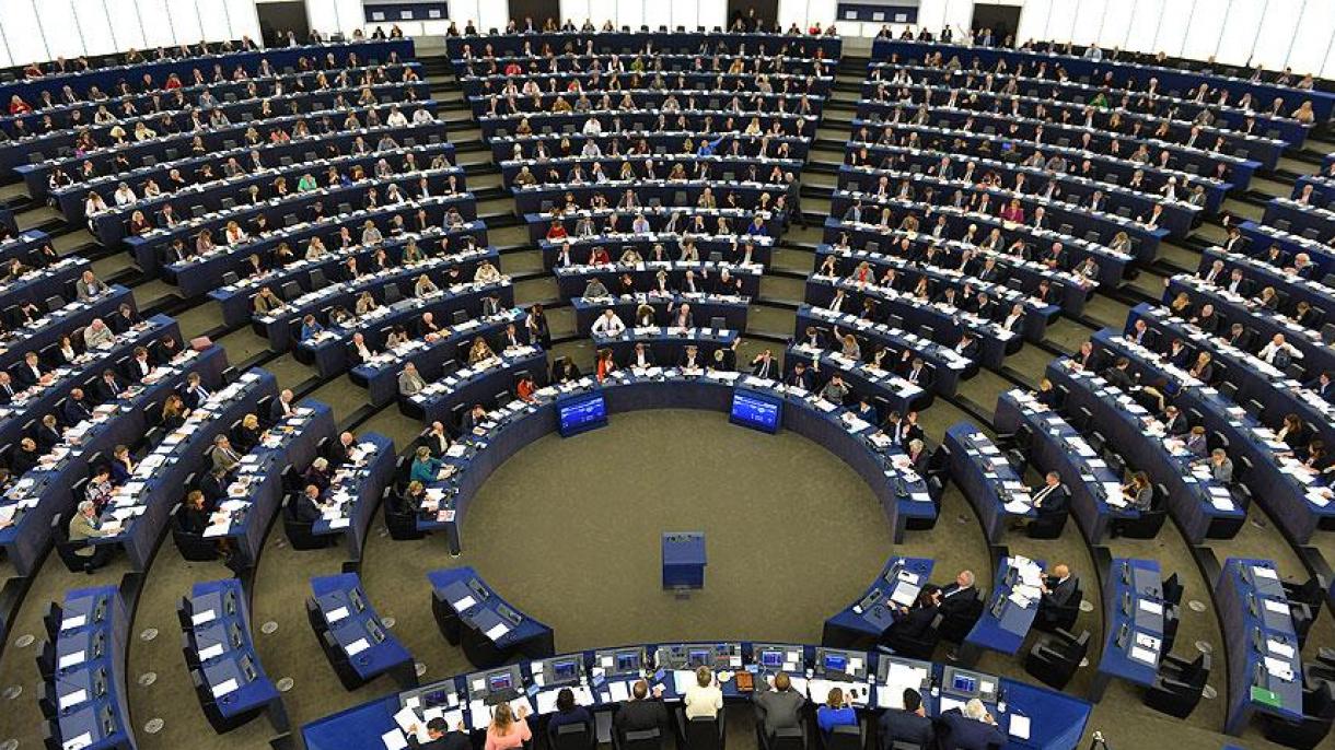 Η Ευρωβουλή ενέκρινε την απόφαση σχετικά με τις διαπραγματεύσεις για το Brexit