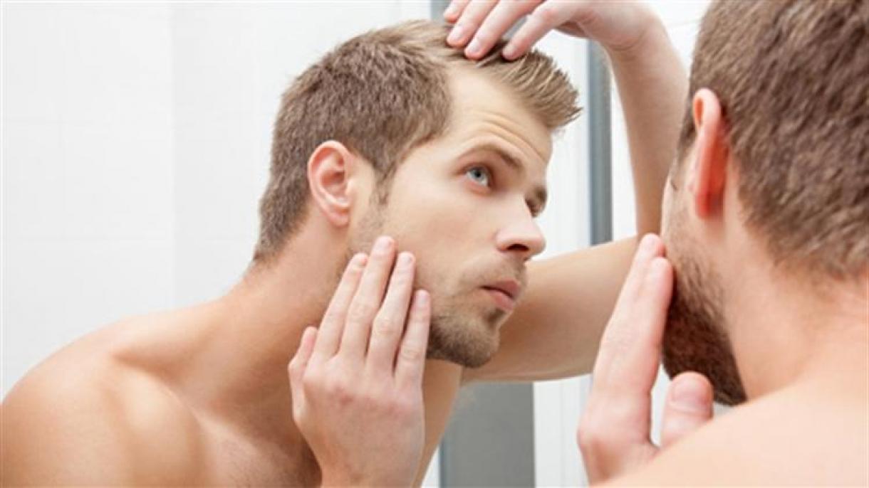 ¿Si los hombres jóvenes pueden impedir la pérdida de pelo?