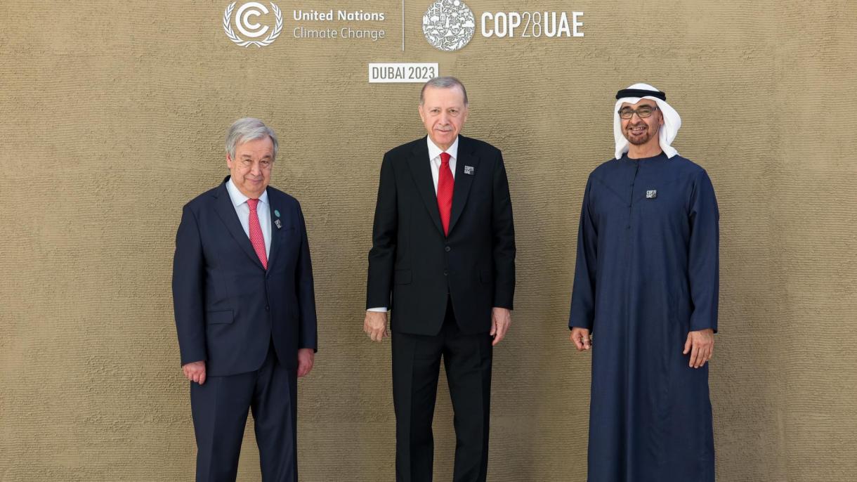 Erdogan está nos Emirados Árabes Unidos para a Cimeira Mundial de Ação Climática