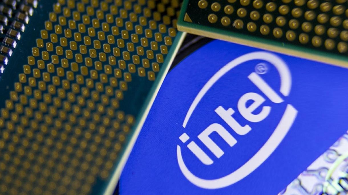 Intel обяви най-висока тримесечна загуба...